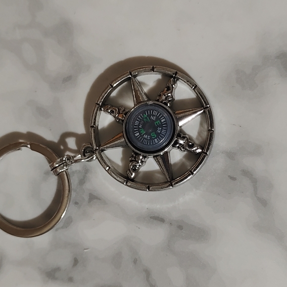 Compass Keychain - Picture 5 of 6